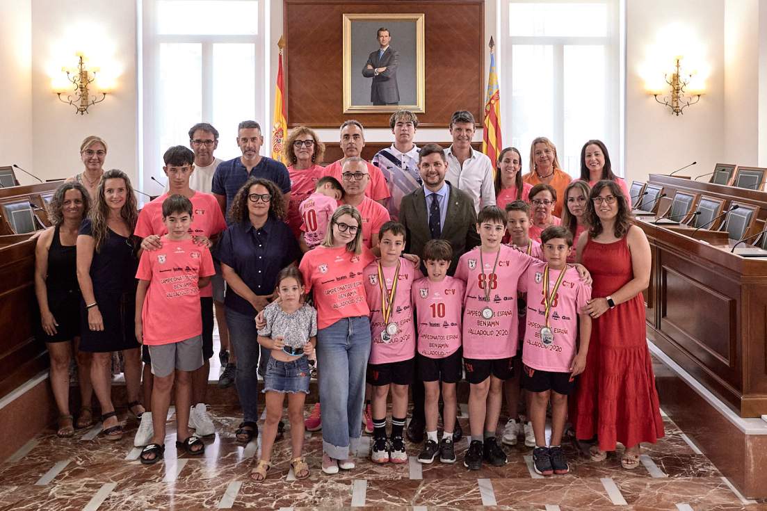 Recepció oficial a l'Ajuntament dels integrants del Club Arenas de Gandia