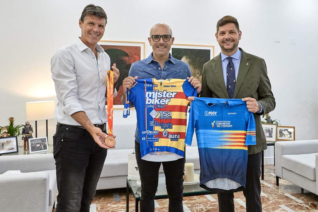 Recepció oficial a l'Ajuntament de Gandia del ciclista Enrique Arlandis