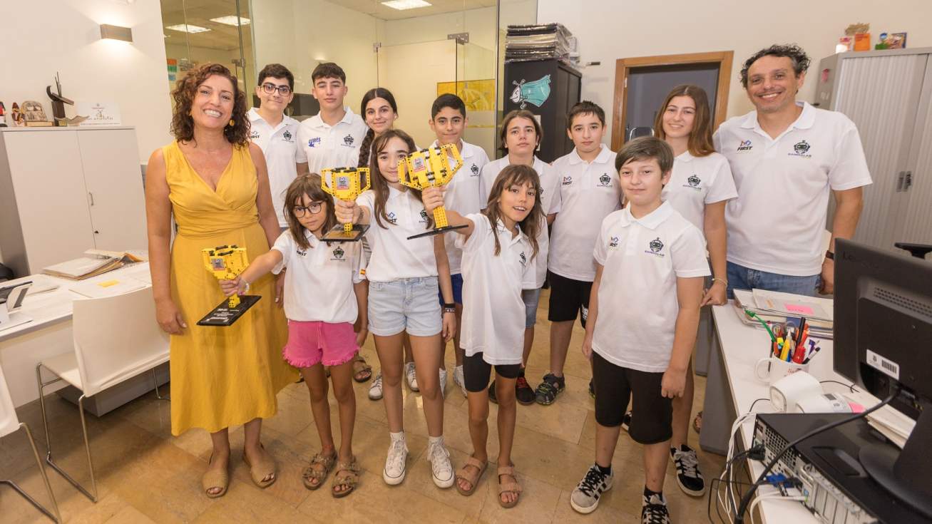 Recepció oficial a l'Ajuntament de Gandia de l'equip de Robòtica Gandialab Team