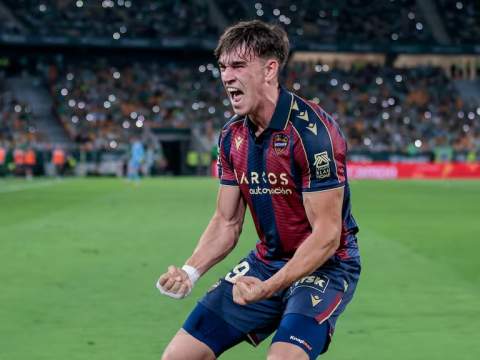 Carlos Espí, el jove futbolista de Tavernes de la Valldigna, fitxa pel Reial Madrid