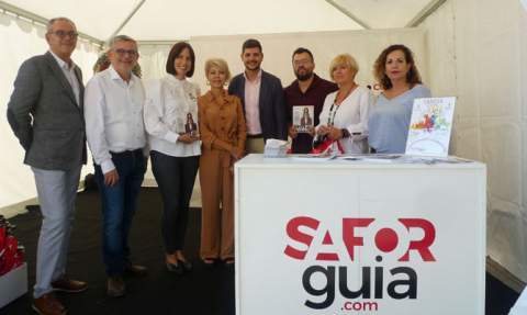 Visita de los miembros del Gobierno local.