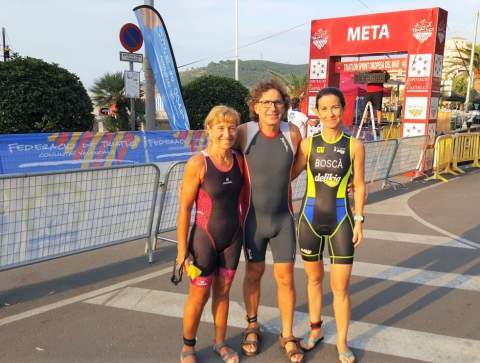 Charo Pérez, Rafa Tavallo y María Boscà en Oropesa.
