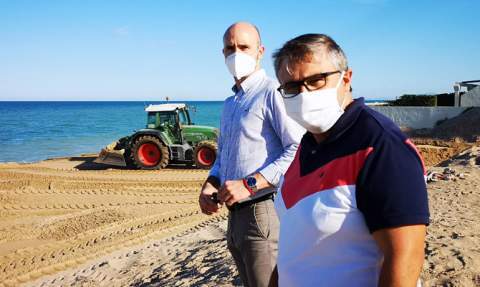 González y Llàcer, hace unos días en la playa. González y Llàcer, hace unos días en la playa.