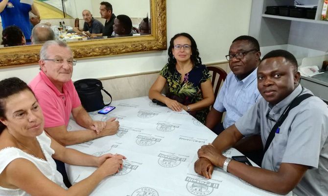 Reuni&oacute; amb els congolenys de Ditunga.