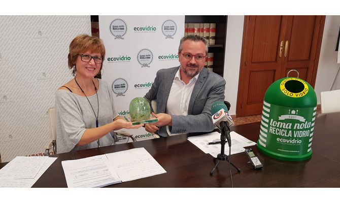 Imma Ibiza y Roberto Fuentes, en rueda de prensa.