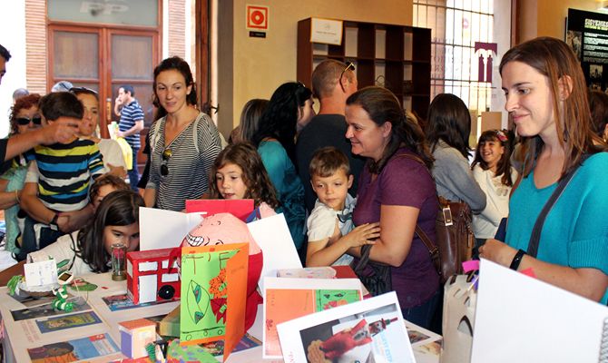 Activitats en la Biblioteca d'Oliva.