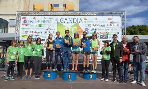 Podio de la Cursa Contra el Càncer de Gandia.