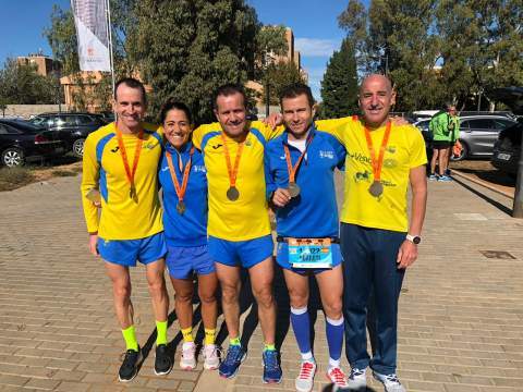 Participantes del CA Safor en el Medio Maratón de Valencia.