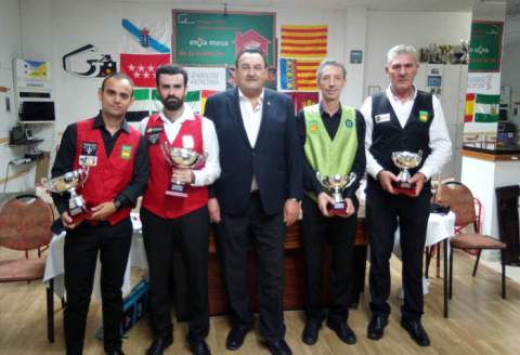 Podio del campeonato, con Raúl Cuenca, Antonio Montes, Antonio Ortiz (presidente de la Federación Española de Billar), Jaime Faraco y Alfonso Legazpi.