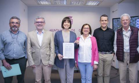 Miembros del Gobierno, con t&eacute;cnicos del proyecto.