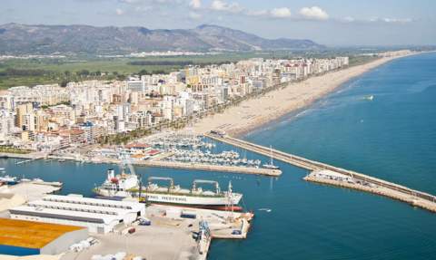 Vista del puerto de Gandia.