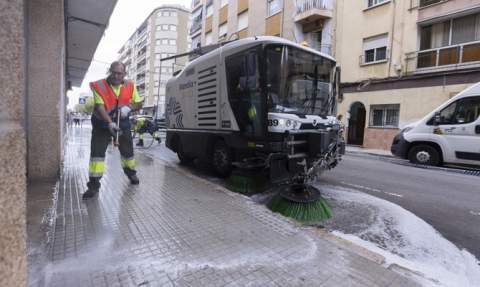 Limpieza en una de las calles.