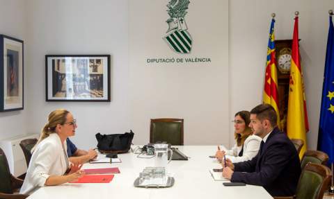 Reunión en la Diputación. Reunión en la Diputación.