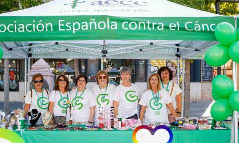 Voluntarias de la AECC en la &uacute;ltima Run C&aacute;ncer de Gandia.