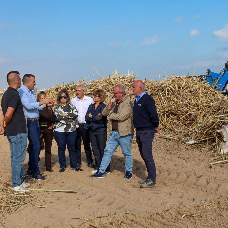 La Diputació de València inicia la limpieza de playas afectadas por la dana Adam