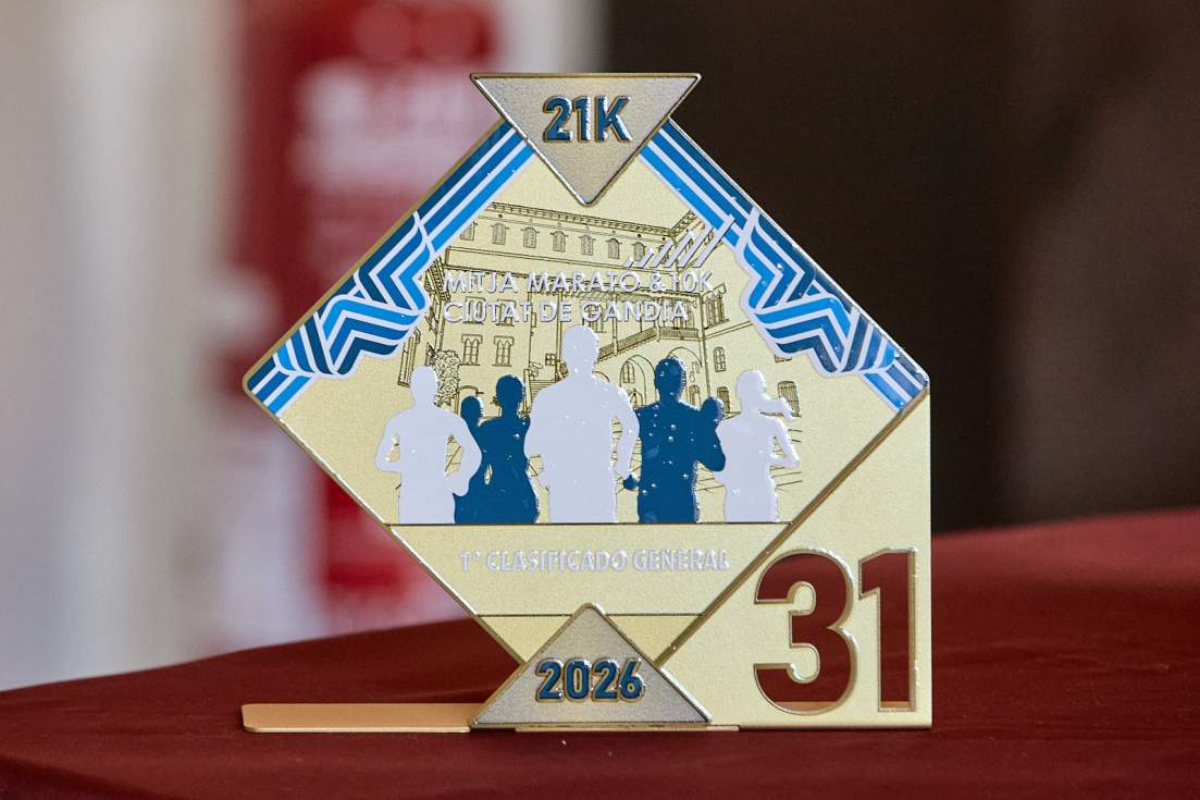 La Mitja Marató de Gandia incorpora el Palau Ducal a les medalles i els trofeus de la seua 31a edició