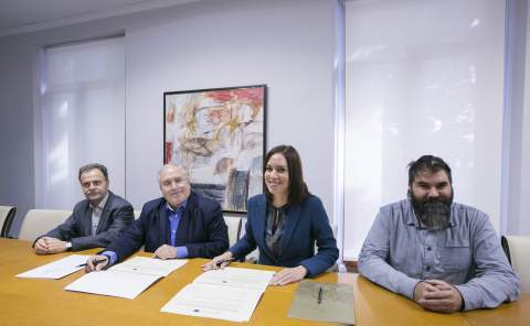 Firma de los convenios.