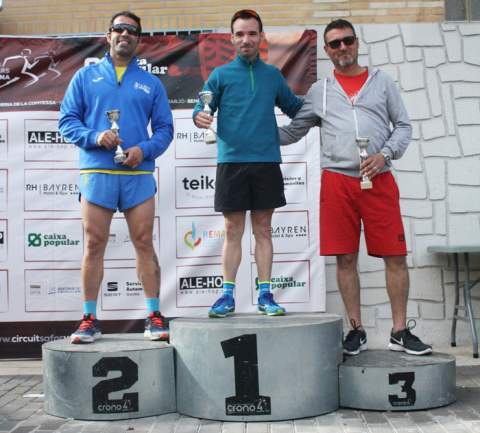 Podio de la clasificación Local masculina: Daniel Méndez, Isidro Benavent y César Catalá.