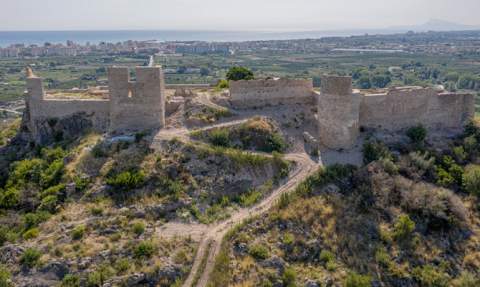 Vista del castillo de Bairén. Vista del castillo de Bairén.
