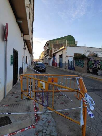 Cascotes desprendidos en Gandia.