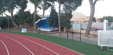Colchoneta en la pista de atletismo de Gandia.