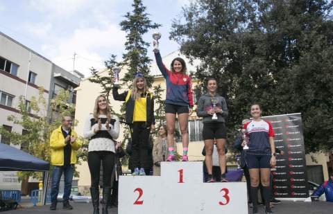 Podio Senior Fem., con Ximena Vélez en segunda posición. / Foto: Àlex Oltra.