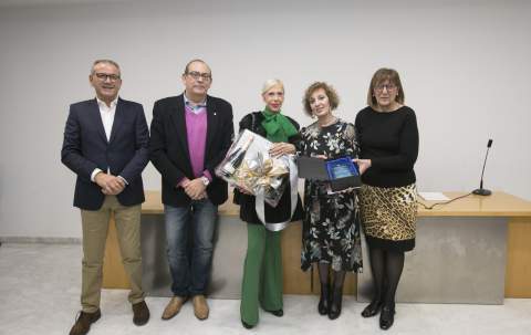 Segundo premio, Donatella.
