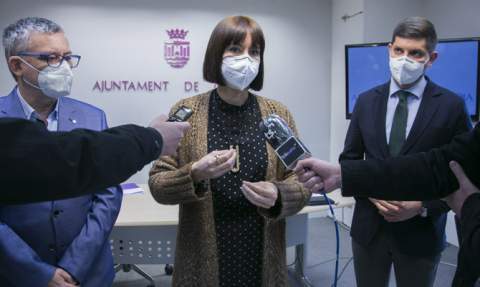 Alandete, Morant y Prieto, ayer en la sala de prensa. Alandete, Morant y Prieto, ayer en la sala de prensa.