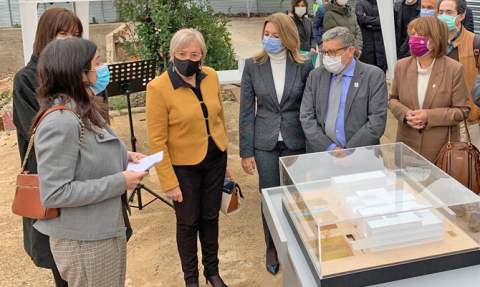 Barcel&oacute; y Navaro, con representantes del hospital, Salud P&uacute;blica y municipales.